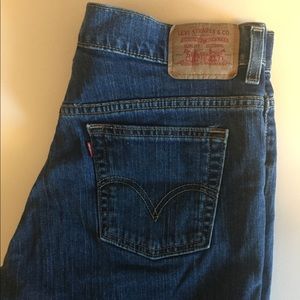 🌹 Levi's high waisted shorts
